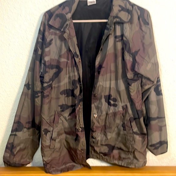 Crooks and castles cameo jacket✅ - Picture 2 of 6